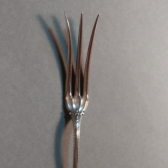 Sterling Towle lemon fork - Picture 4 of 4